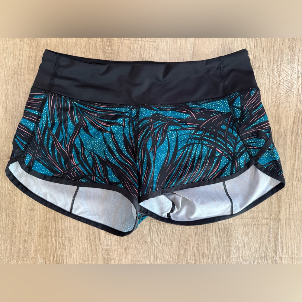 Lululemon Speed Up Shorts – Size 4
